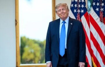 Trumpas smogė nauju sankcijų paketu: Rusijai spaudimas didės ir per energetiką