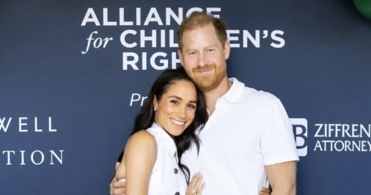 Paslaptingas ženklas ant Meghan Markle bato: paaiškėjo, ką iš tiesų reiškė simbolis