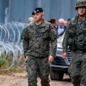 Lenkija stiprina sieną su Ukraina: po Rusijos atakų ten siunčiami kariai