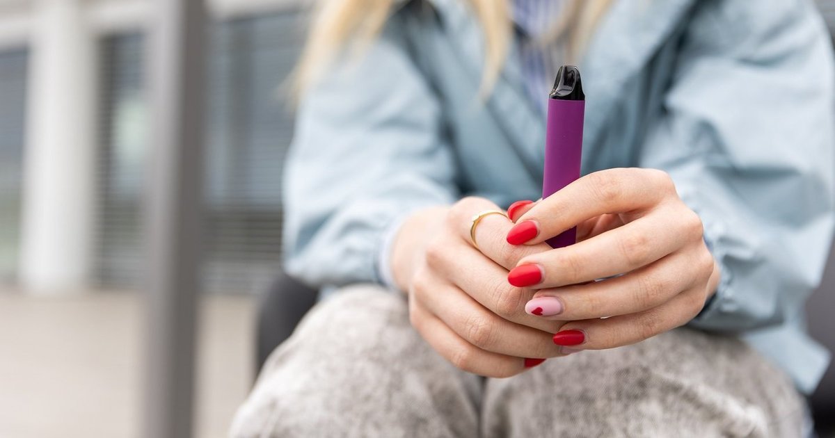 Vienkartinių e. cigarečių draudimas vėl sustojo: Seimas sprendimą atidėjo dar savaitei