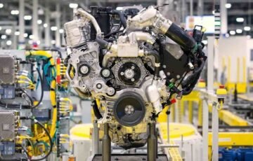 GM smogė 8,3 litro dyzeliu: naujasis V8 gali tempti daugiau nei 17 tonų