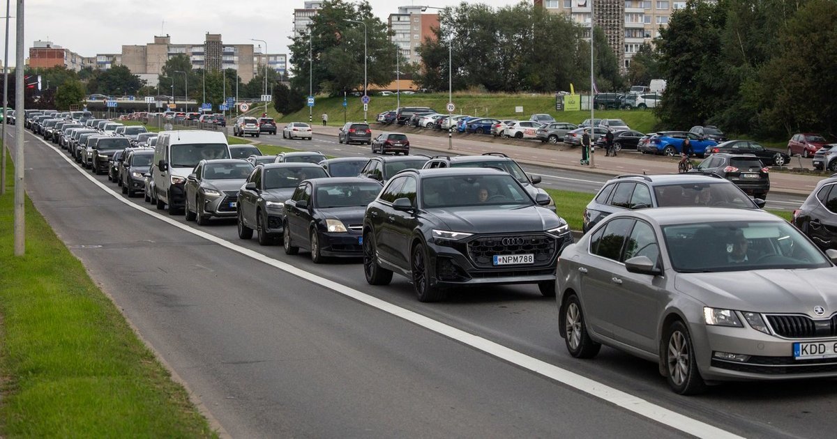 Italija imasi ryžtingo žingsnio vairuotojams: milijonai transporto priemonių 2027-aisiais išvengs mokesčio