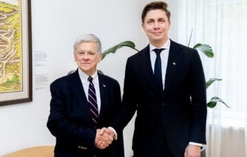 Premjero žinutė Trumpui: po susitikimo su JAV pasiuntiniu – svarbus prašymas