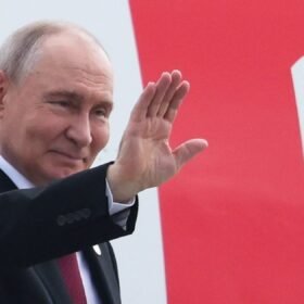 Putino eros įamžinimui – milžiniška sąskaita: Rusija skirs mažiausiai 162 mlrd. rublių