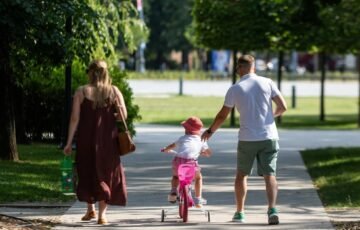 770 mln. eurų šeimos paketui: ekonomistė perspėja, kas galiausiai už tai sumokės