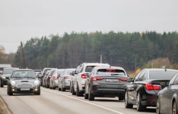 Vairuotojams artėja dokumentų banga: iki vasario pažymėjimus turės keisti 72 tūkst. žmonių