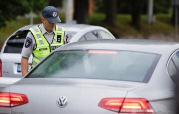 Dvi baudos už tą patį važiavimą: kada vairuotojui iš tiesų gresia mokėti dukart