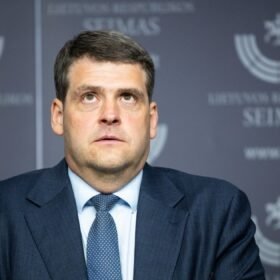Pajūrį talžo stichinė audra: vėjo gūsiai sieks net 30 m/s