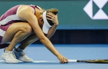 Pekine dar viena sensacija: Mertens iš turnyro išmetė titulą gynusią Swiatek