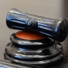 Radiatoriai jau kaista, nors lauke – iki 18 laipsnių: šildymą įjungė daugiau nei pusė Vilniaus ugdymo įstaigų