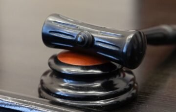 Partnerystės ginčas keliasi į Strasbūrą: advokatas įspėja apie galimą R. Pakso scenarijų