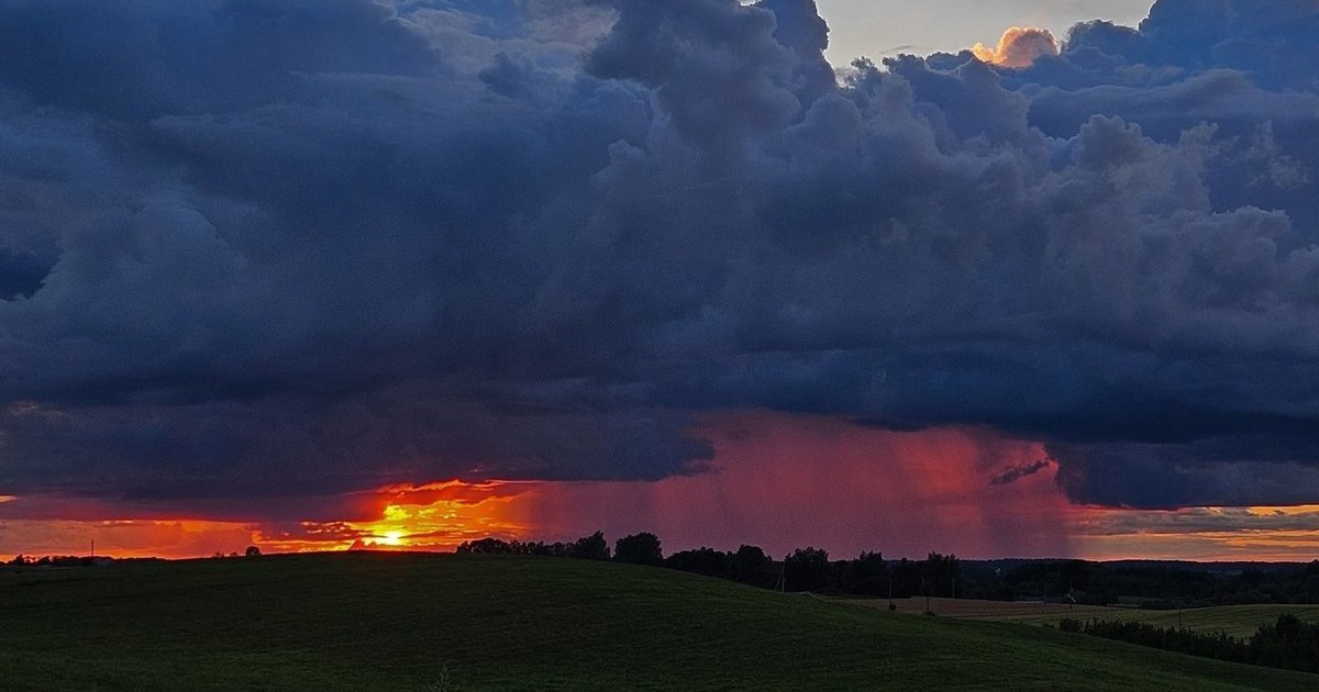 Orų smūgis jau čia: Lietuvoje laukia lietus, perkūnija ir šalnos