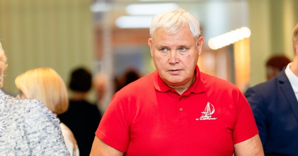 Klaipėda neteko savo šviesos žmogaus: Vytautas Grubliauskas jautriai atsisveikino su Henriku Vaitiekūnu