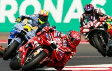 Bezzecchi smūgis Indonezijoje: Marquezas prarado čempionato lyderio poziciją