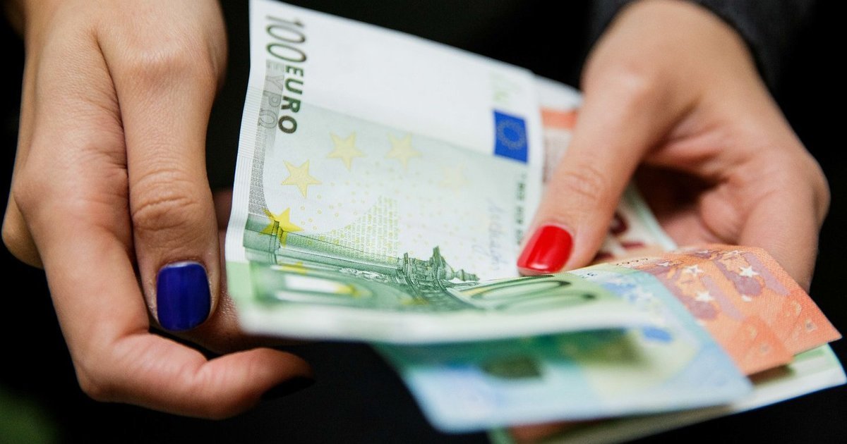 4 tūkst. eurų už „egzotinį masažą“: specialistai įspėja, kas gali slėptis už šio skelbimo