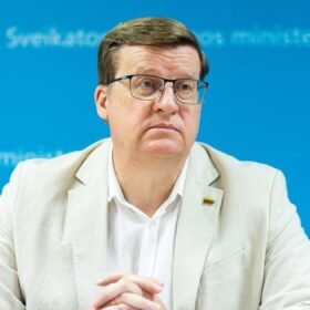 Nedidelė sauja slepia daug naudos: kodėl moliūgų sėklų nereikėtų valgyti per daug