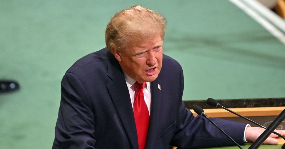 Trumpo spaudimas Ukrainai: nesutikus nutraukti smūgių Rusijos gamykloms – dyzelino susitarimas su Maskva