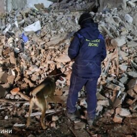60 tūkst. eurų skulptūra Vilniuje sukėlė šoką: gyventojai joje įžvelgia kapavietę