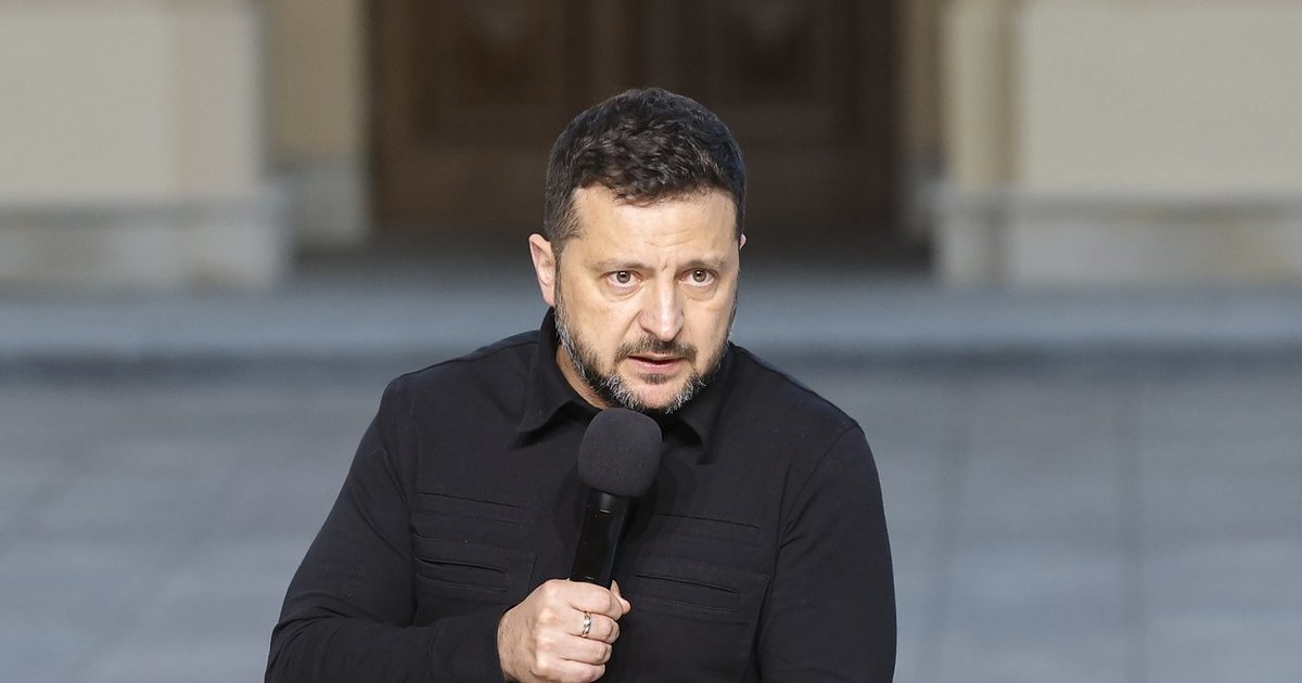 Trumpo raginimas pakeisti Zelenskį sukėlė audrą: ukrainiečiai Vašingtonui priminė, kas sprendžia šalies likimą