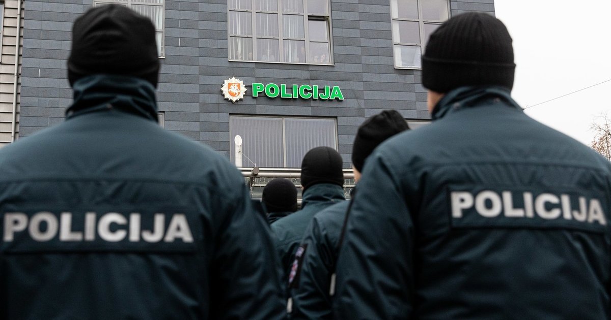 Apsimetė kriminalistais ir grasino sulaikymu: teismas paskelbė, kokios bausmės laukia sukčių