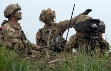 NATO pradėjo branduolines pratybas: scenarijus slepiamas, dalyvauja 17 šalių