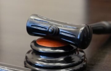 Teismas galutinai nepasigailėjo Bekerio: baudos ir draudimas eiti pareigas lieka galioti