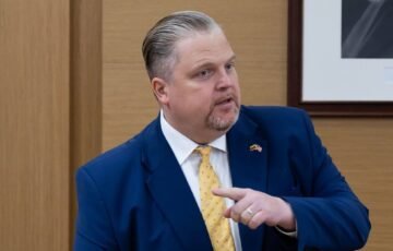 Naujas kelias gyventojų santaupoms: valstybė žada obligacijas net ir mažoms sumoms