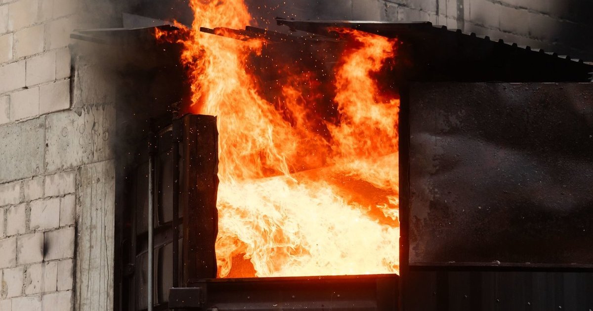 Degantis butelis į namą ir 5 tūkst. eurų reikalavimas: Druskininkų gyventojui – penkeri metai kalėjimo