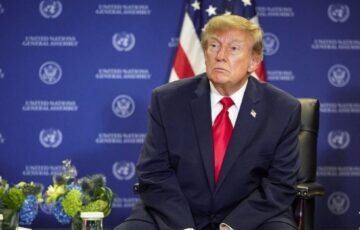 Naujoji D. Trumpo pareigūnė sukėlė audrą: internautai abejojo net portreto tikrumu