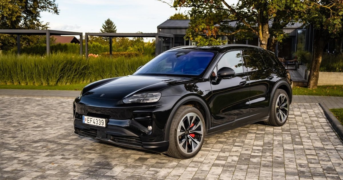 1 156 AG visureigis meta iššūkį fizikai: kiek kainuoja galingiausias serijinis „Porsche“?