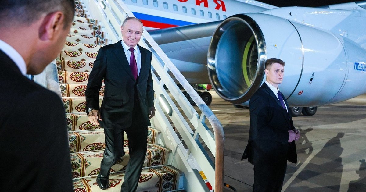Dronų ataka supainiojo Kremliaus planus: Putino lėktuvas galėjo būti nukreiptas į Sankt Peterburgą
