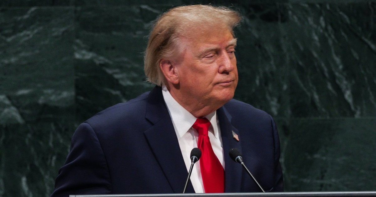 Trumpas grasina Iranui: jei ryšys su „Flydubai“ incidentu pasitvirtins, žada „labai smarkų“ smūgį