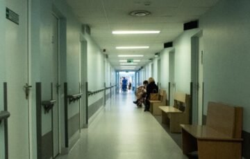 Du kartus išleista namo, o po mažiau nei 12 valandų mirė: teismai atsakomybę priskyrė Šilutės ligoninei