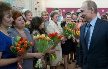 Schroederis Maskvoje šventė su Putinu: tą pačią dieną Ukrainoje žuvo mažiausiai 32 žmonės